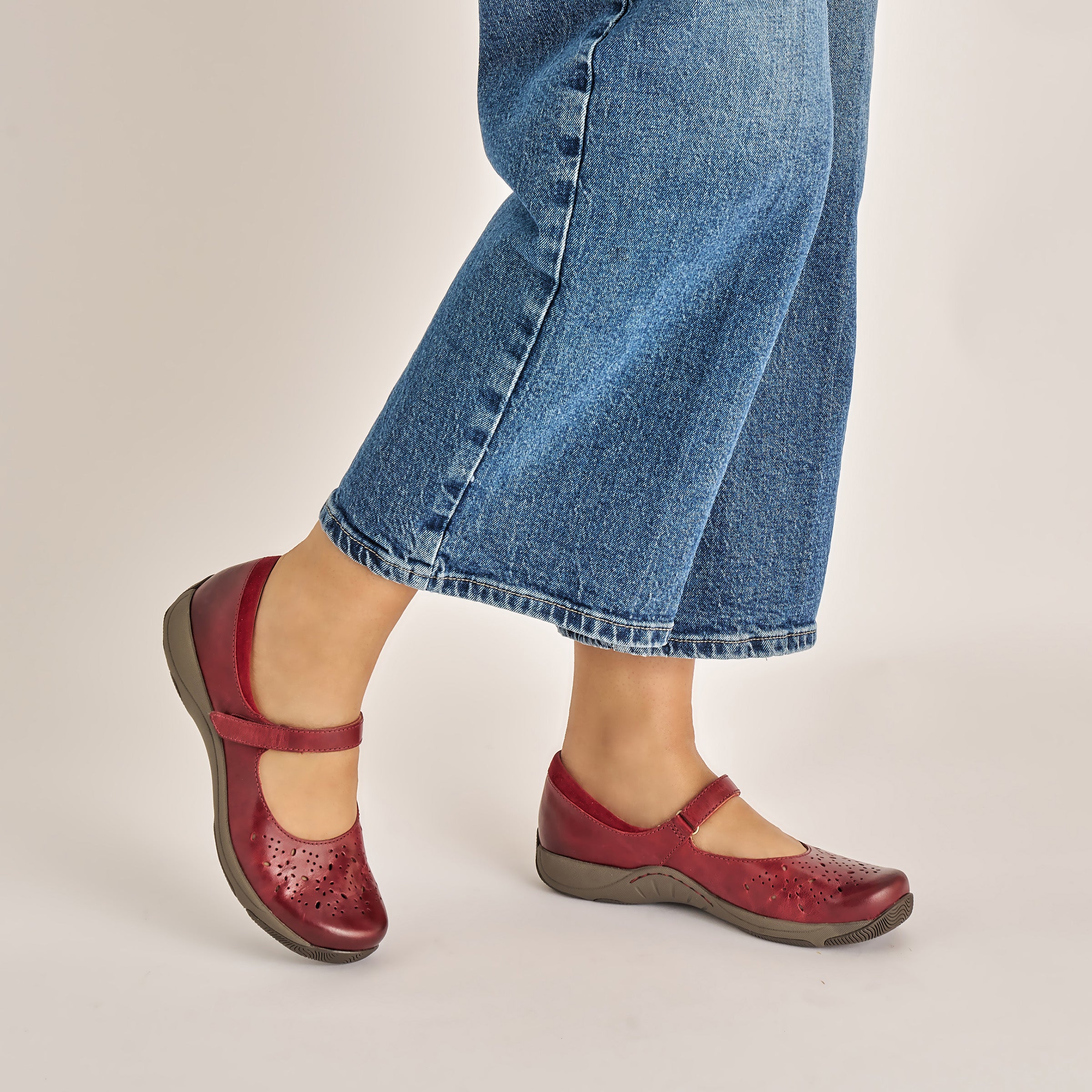 Stacy Wide Red Waxy Burnished